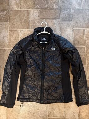 The North Face Women's Black Hybrid Puffer Jacket